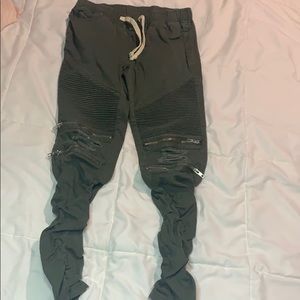 Green skinny jeggings